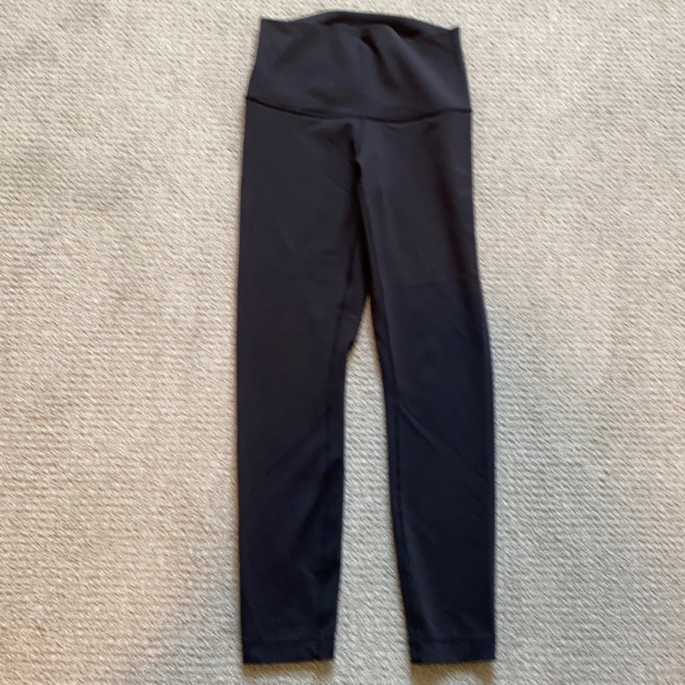 Black Lululemon leggings, Sz 6 great condition